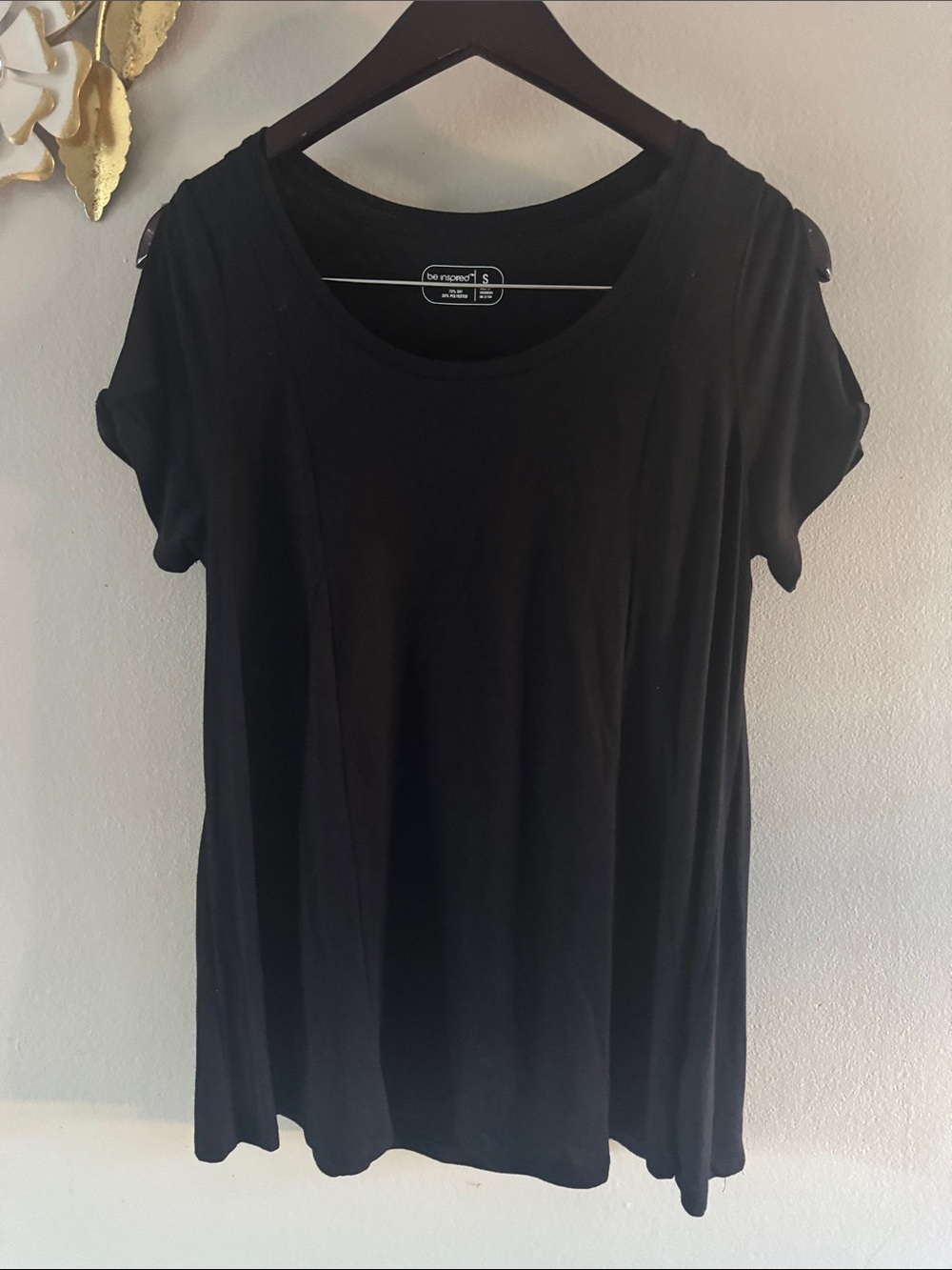be inspired Black Scoop Neck Short Sleeve Top